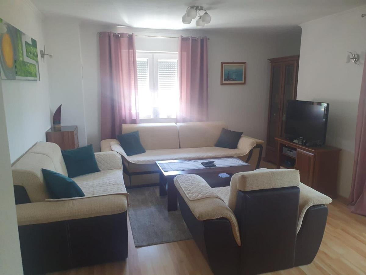شقة Apartman Jaca ليفنو المظهر الخارجي الصورة